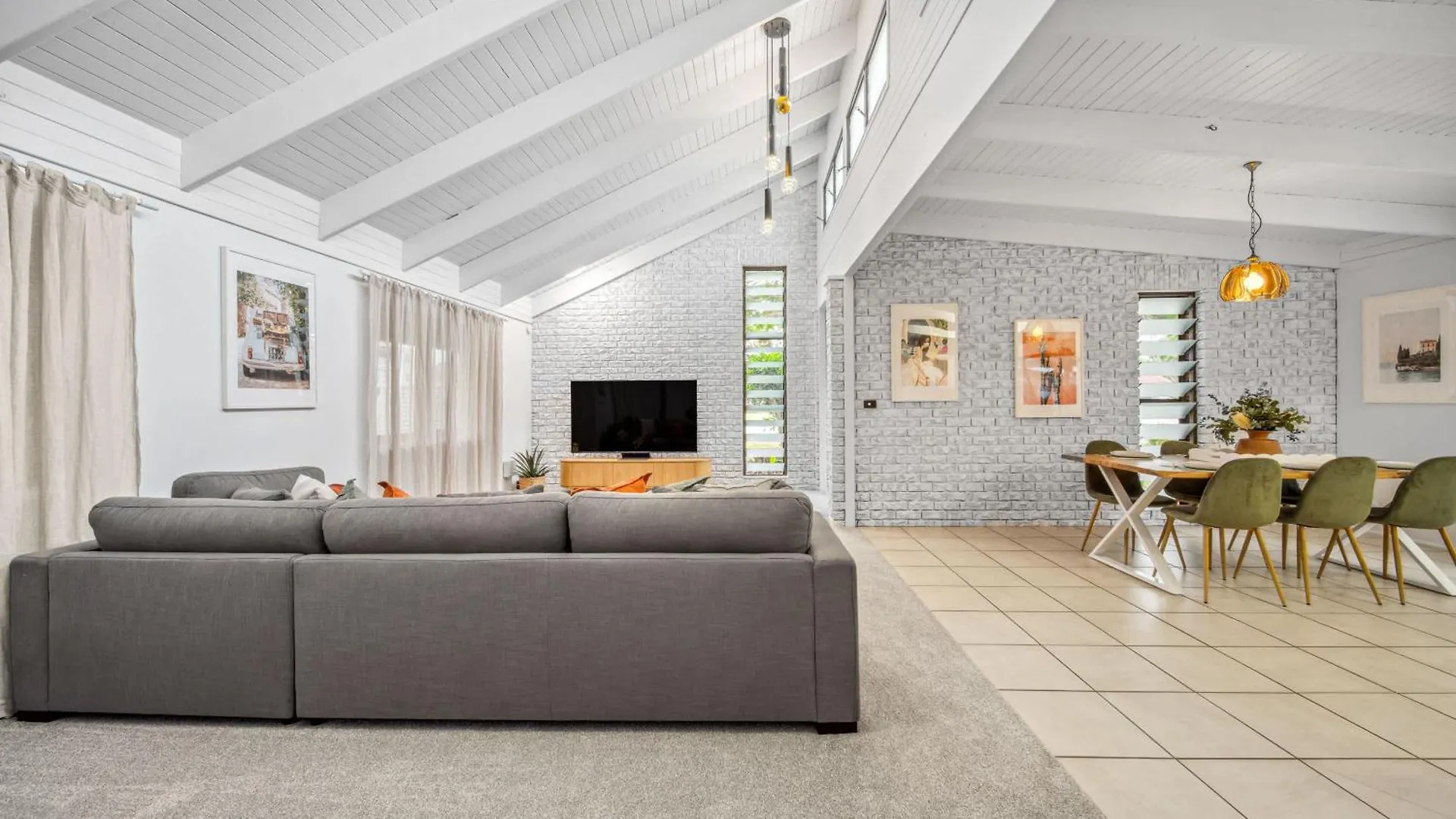 Сasa de vacaciones Pumicestone Beach House - 200M To The Passage Pelican Waters