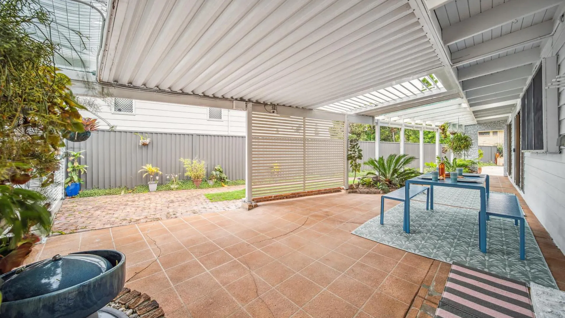 Сasa de vacaciones Pumicestone Beach House - 200M To The Passage Pelican Waters Australia